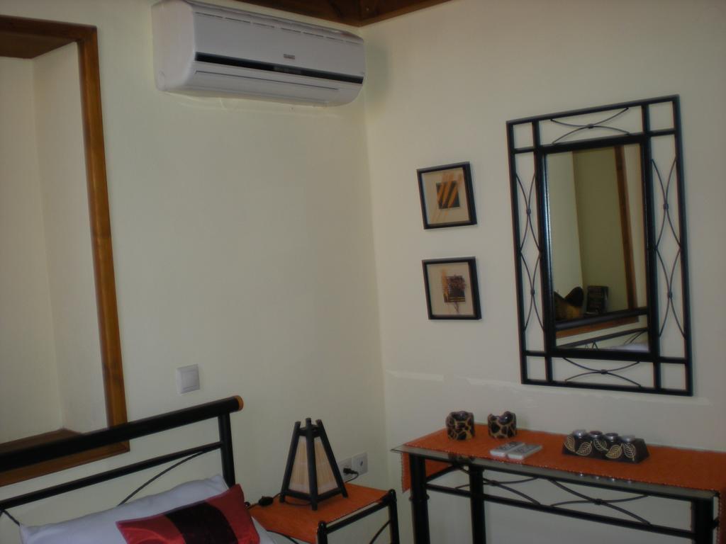Mika'S House Villa Chalki Town Exterior photo